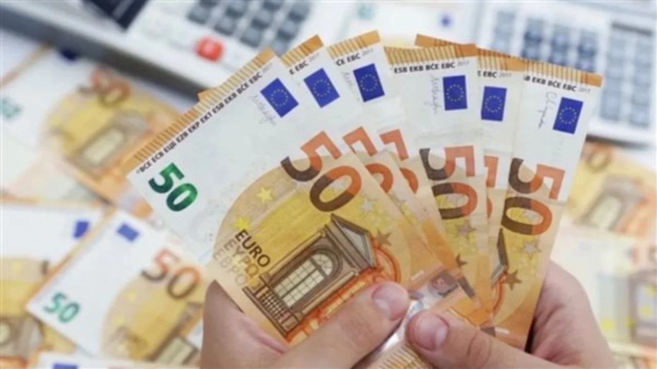 سعر اليورو يرتفع أمام الجنيه المصري اليوم الثلاثاء 25-11-2025 ويصل إلى 34.47 جنيه في البنوك